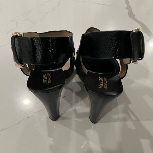 Michael Kors Women Heels size 10M - Picture 3 of 9
